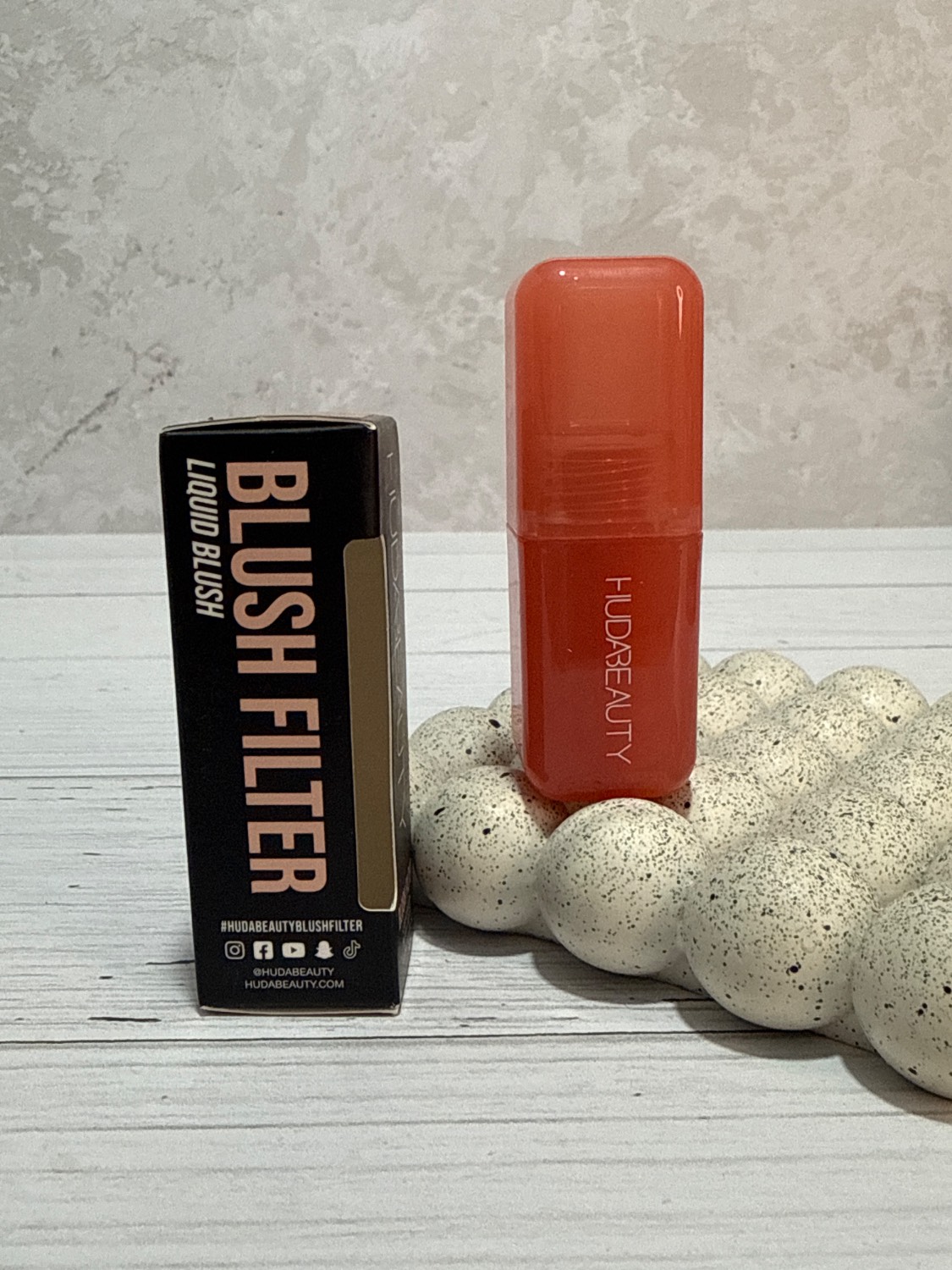 رژگونه مایع هدابیوتی رنگ Peach Sorbet فول سایز